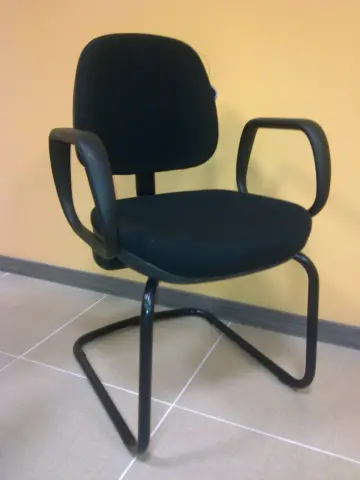 Imagen SIlla confidente base patn con brazos Estructura negra