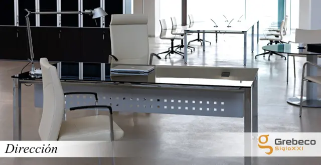 Imagen Mesa direccin estructura cromada tapa vidrio negro. 3