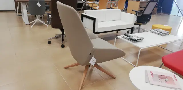 Imagen Silln respaldo alto. Asiento giratorio con Sistema autoretorno 2