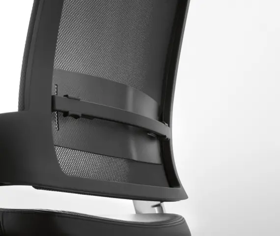 Imagen Silla giratoria 360 con cabezal, respaldo y asiento tapizado en piel. Brazos 4d trasla. 4