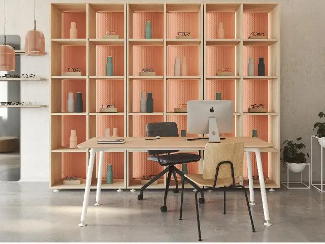 Imagen Mesa rectangular laminada con patas metlica.